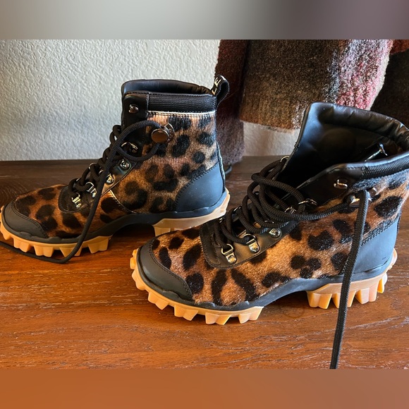 Moncler Helis boots brand new - Picture 1 of 6
